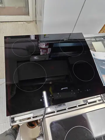 Smeg latest model 4 hobs electric cooktop 60cm integrated by kholol used appliances