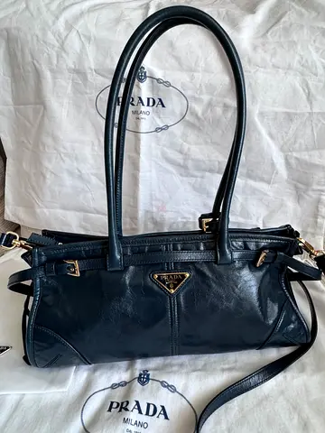 PRADA handbag Bonnie Medium leather. Authentic. Excellent condition. Receipt is available.