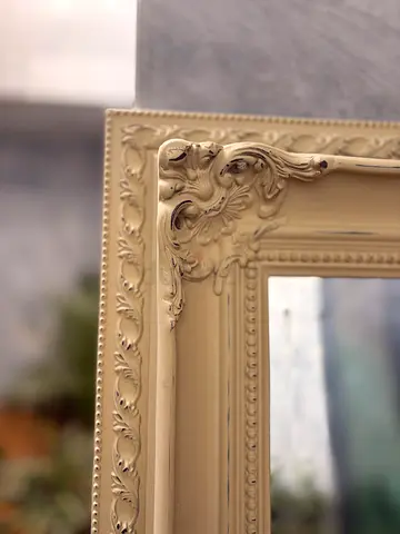 Ornate Vintage-Style Cream Wall Mirror Frame (Decorative)