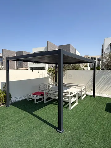 Outdoor pergola — good condition