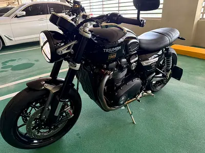 Triumph speed master 1200 cc black beast in excellent brand new condition, 2500 kms only!!