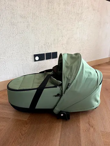 Babyzen Bassinet perfect condition