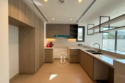 Genuine Listing | Appliances l Close to Pool
