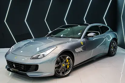 2020 Ferrari GTC4 Lusso T, Carbon Interior Pack, Passenger Display, Panoramic Roof, GCC Specs!!