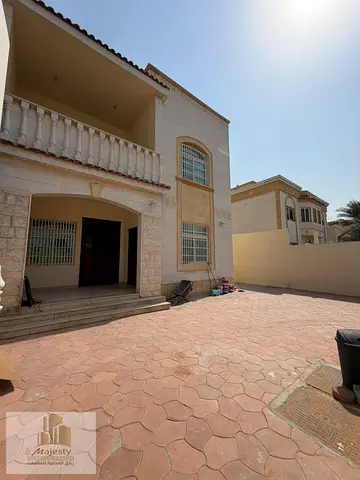 فيلا للايجار ف الشارقه منطقه النخيلات