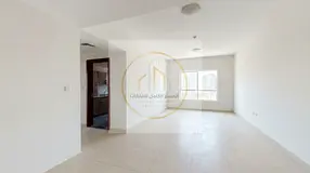 Affordable 2 Bedroom Apartment, Second Tenant, Directly on the Dubai Exit Road, with Free Parking an