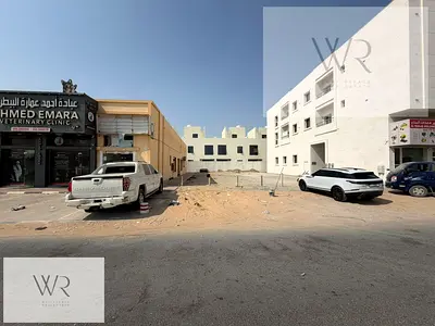 Wide space in front, Main road, G+2