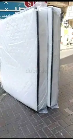 King size 180x200cm mattress with top foam.  Same day delivery available