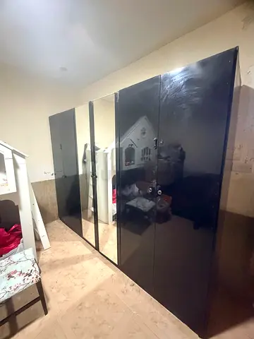 Urgent sale 6 door Large Black Gloss Wardrobe with Mirror Doors - Good Condition