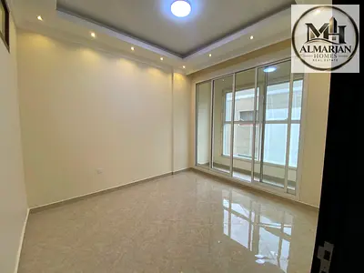 A beautiful apartment consisting of 3 bedrooms and a living room, with free parking, convenient exi