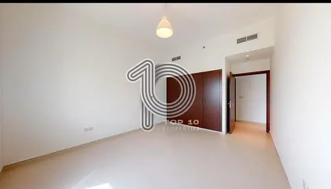 Specious unit l 1 BR vacant l Full amenities