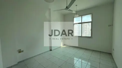 فرصة سكنية مميزة للإيجار | شقة غرفتين وصالة في موقع حيوي واستراتيجي على شارع رئيسي
