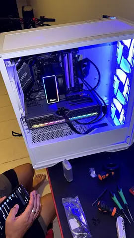 GAMING PC + MONITOR FOR SALE - DUBAI