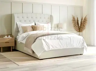 Upholstered Queen Bed with Button-Tufted Headboard - Beige 160/200 cm