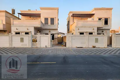 فيلا للبيع بعجمان منطقة الزاهيةالفيلا ارضى واول الفيلاعبارة عن  ( 4 غرفة ماستر  +مجلس كبير +  صالة كبيرة + حوش كبير + غرفة خادمة )