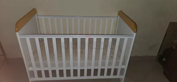 Baby crib for sale