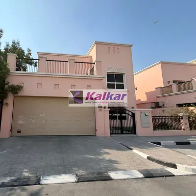 Luxurious 4 B/R + Maid Room Villa | Vacant
