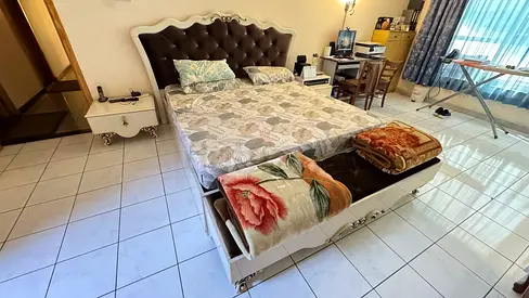 3 Sets Queen Bed Set with Lift-Up Storage, Bedside Drawers & Cushioned Bench
