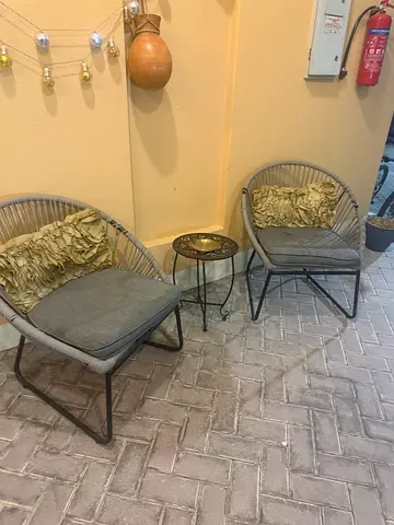 Chairs with table