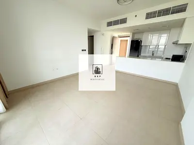 Specious luxury apartment for rent