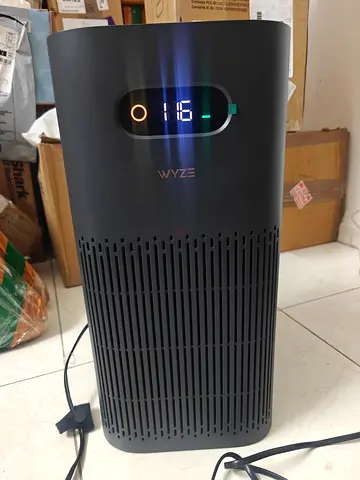 Wyze Air Purifier — brand new 110 volt usa brand Good Working Condition location sharjah abushgara