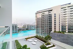 Bright & Modern 1BR Apt – Balcony Views