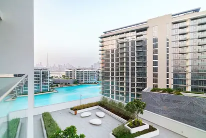 Bright & Modern 1BR Apt – Balcony Views