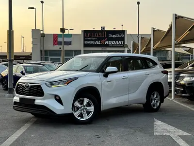 (2023) TOYOTA HIGHLANDER // HYBRID // GCC// GOOD CONDITION//