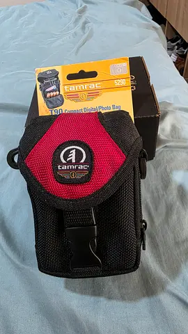Tamrac compact camera pouch / holster - T90(Brand new)