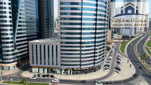 🏡 **شقة فاخرة للإيجار بإطلالة بحرية رائعة المجاز 3** استمتع بالسكن الراقي في شقة واسعة تتميز بإطلالة بحرية جميلة، وتصميم عملي يوفر الراحة والخصوصية