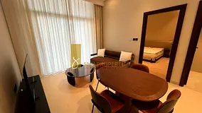 FULLY FURNISHED | READY TO MOVE | BRIGHT UNIT