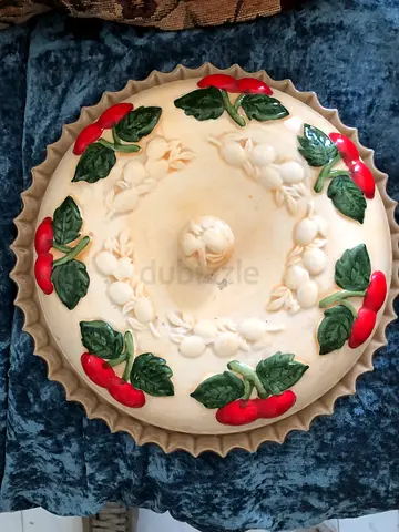 Ceramic cake and dessert plate with beautiful ornamented cover - unwanted gift