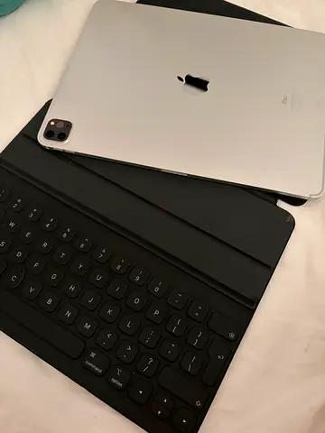 iPad 12’ 4th generation