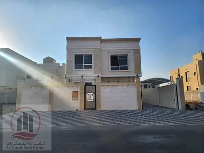 فيلا للايجار  بعجمان منطقة الزاهيةالفيلا ارضى واول ( 3 غرفة ماستر  +مجلس كبير +  صالة كبيرة + حوش كبير + غرفة خادمة )