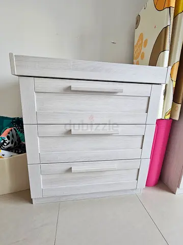 NO RESELLERS - Changing Table + Dresser Mamas and Papas