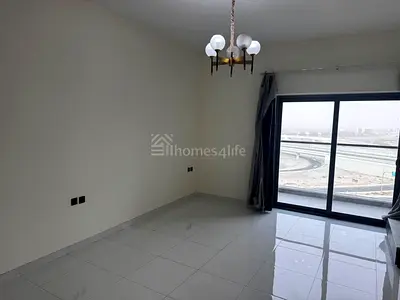 Ready to move | Spacious Studio | Flexible Cheques