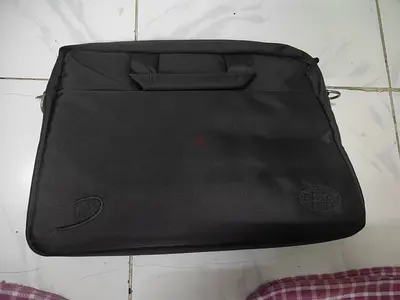 Black Laptop Sleeve/Carry Case with Handle - Good Condition