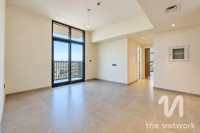 Marina Skyline View | High Floor | Study Room