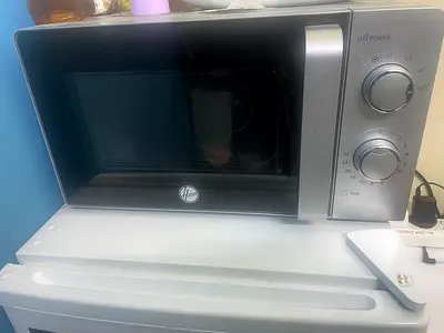 Used countertop microwave oven - good working condition