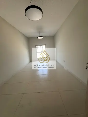 الايجارسنوي عجمان منطقة الجرف3 جنب مدرسة ودليم بارك عجمان البنايه عائلات جديد غرف وصاله  بلكونه تكيف مركزي 2 حمام مع خزانات بالحوائط مطبخ منفصل عائلات