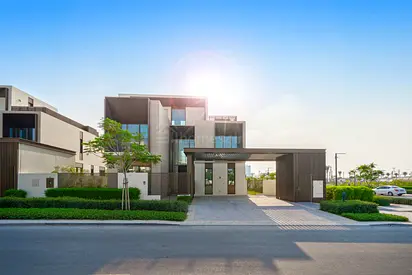 Rare Vastu Villa on Park | Palm Hills | Vacant
