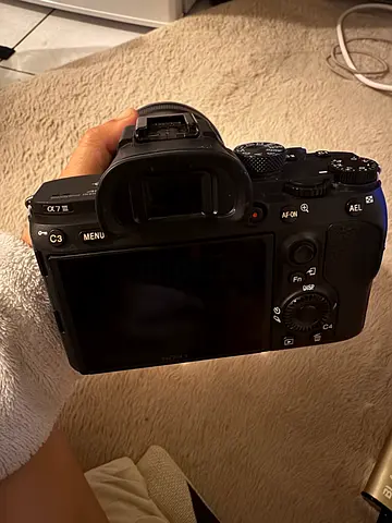 Sony A7 III + Sony FE 24-105mm F4 G OSS