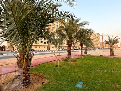 استوديو واسع مع شرفة ومطبخ مغلق | خطة تقسيط على 7 سنوات | موقع متميز