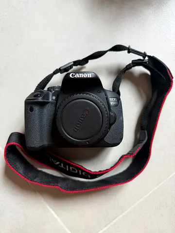 Canon EOS 650D DSLR Body with Strap – Excellent Condition