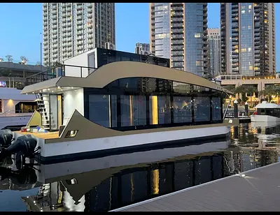 FOR SALE – Brand-New Luxury Floating Residence (Houseboat) – Direct from the Owner | Dubai, UAE.