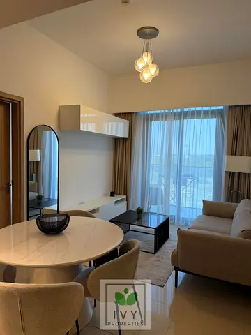 بارك فيو 2BHK | شقة مفروشة | عزيزي جاردنز شارع الميدان