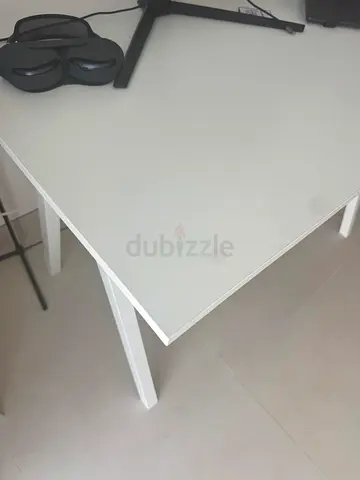 White minimalist study/computer table - good condition