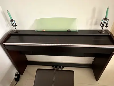 Casio Privia PX-700 Digital Piano (88 Weighted Keys) – Excellent Condition