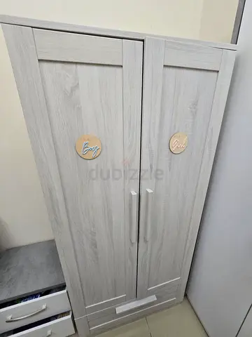 Light grey 2-door wardrobe / armoire in good condition
