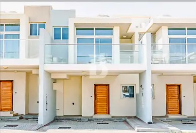 Good Location | 3 Bedroom | Middle Unit